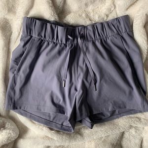 Lululemon on the fly short moonphase 6